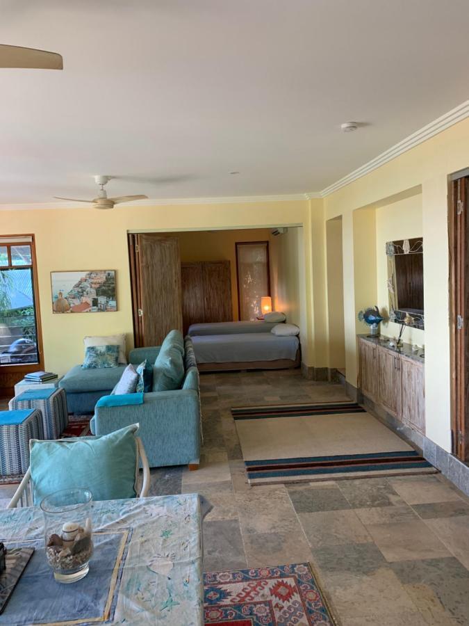Beachfront Dolphin Cabin Oak Beach Bagian luar foto