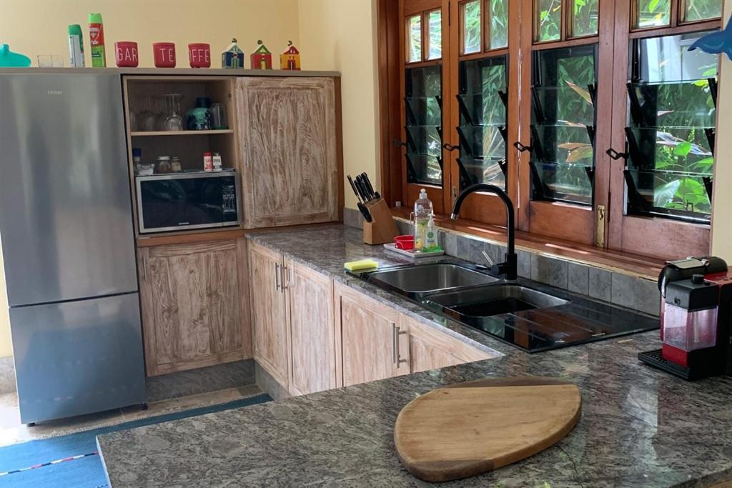 Beachfront Dolphin Cabin Oak Beach Bagian luar foto