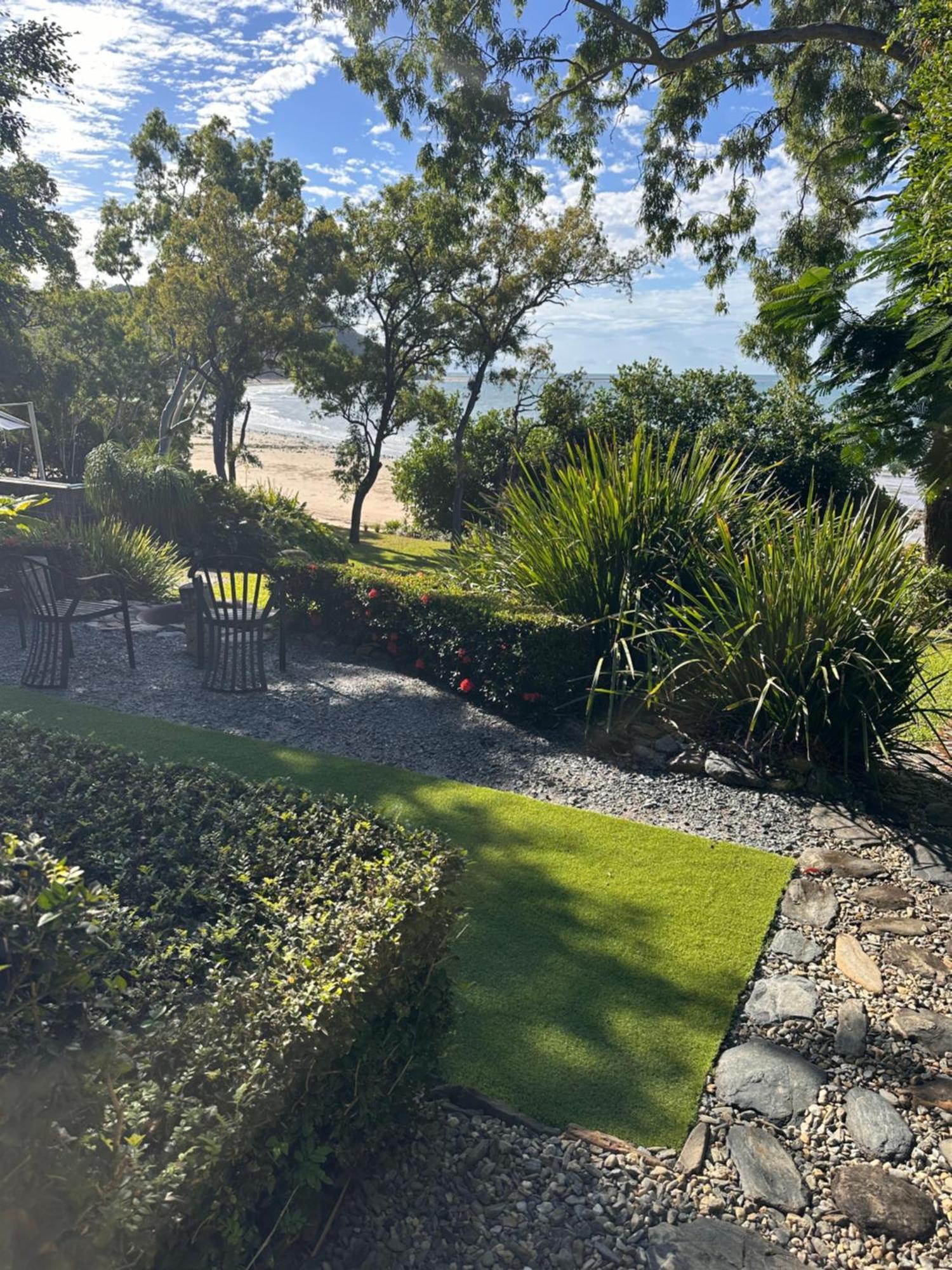 Beachfront Dolphin Cabin Oak Beach Bagian luar foto